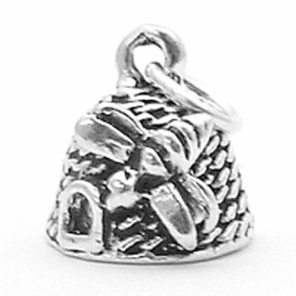 BEE HIVE CHARM IN 3D. STERLING SILVER. - Picture 1 of 1